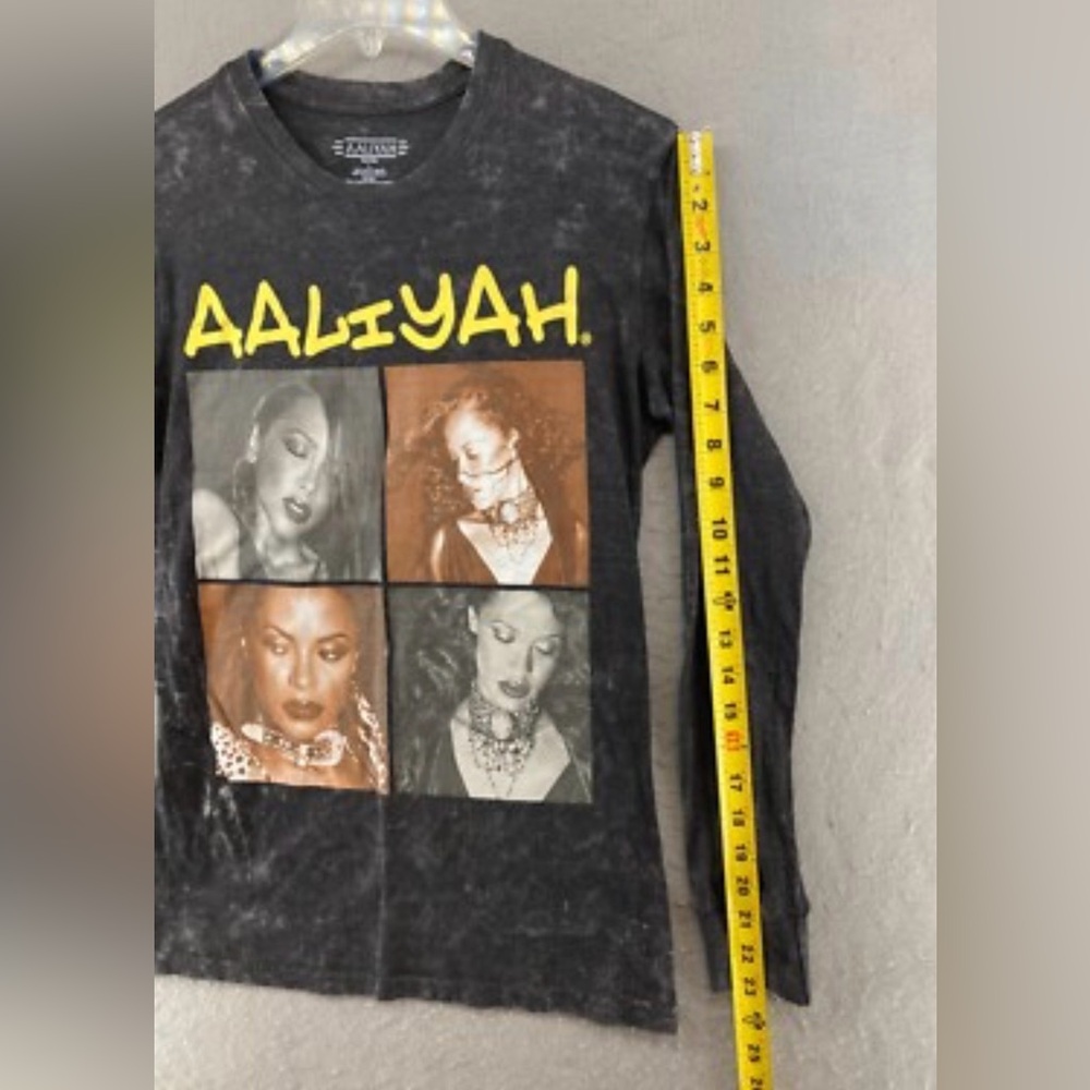 L Black Aaliyah Graphic Long-sleeve Shirt. Size large New